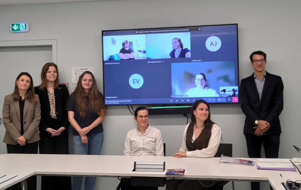 Une partie du groupe ad hoc sur les questions de genre